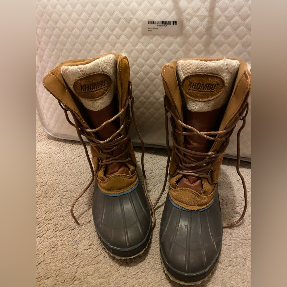 Khombu boots size 9 good condition like new